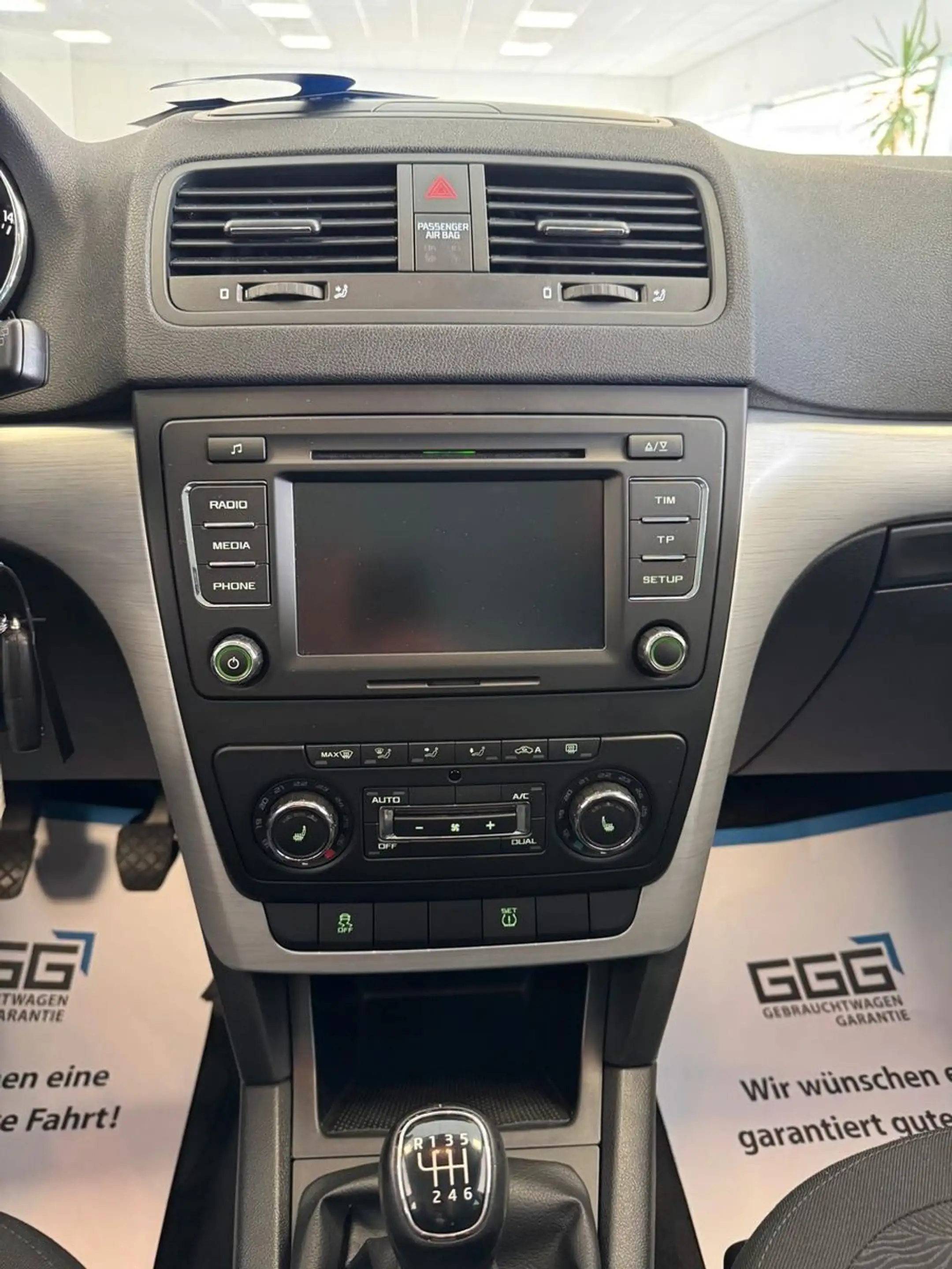 Skoda Yeti **Sitzheizung+Anhängerkupplung** — photo 13
