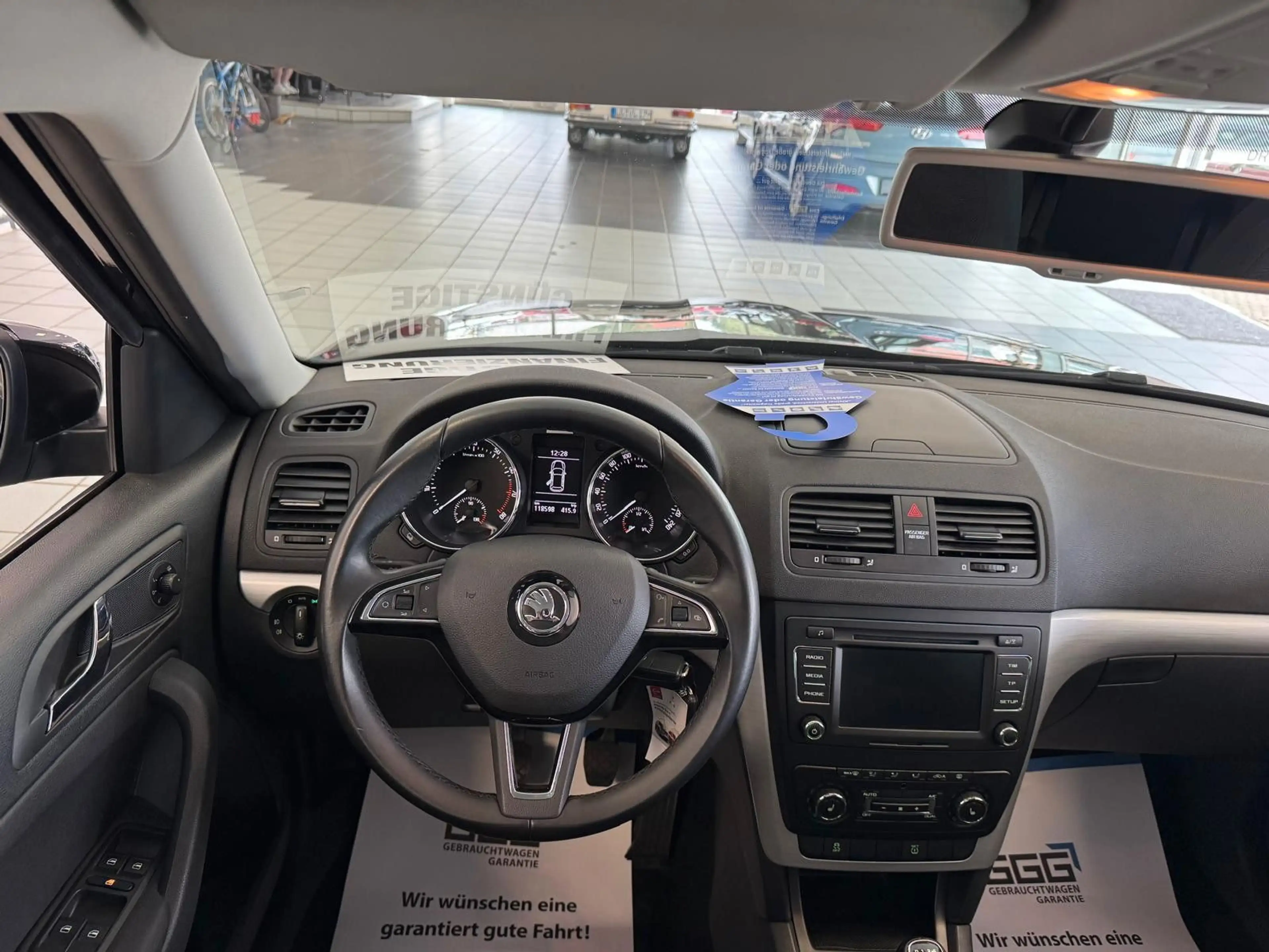 Skoda Yeti **Sitzheizung+Anhängerkupplung** — photo 14