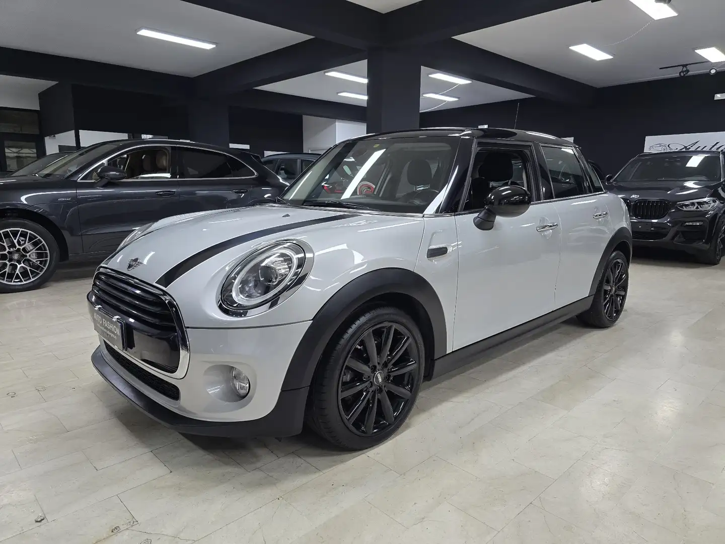 MINI Cooper D Mini IV F55 2018 5p 5p 1.5 Boost auto Grigio - 1