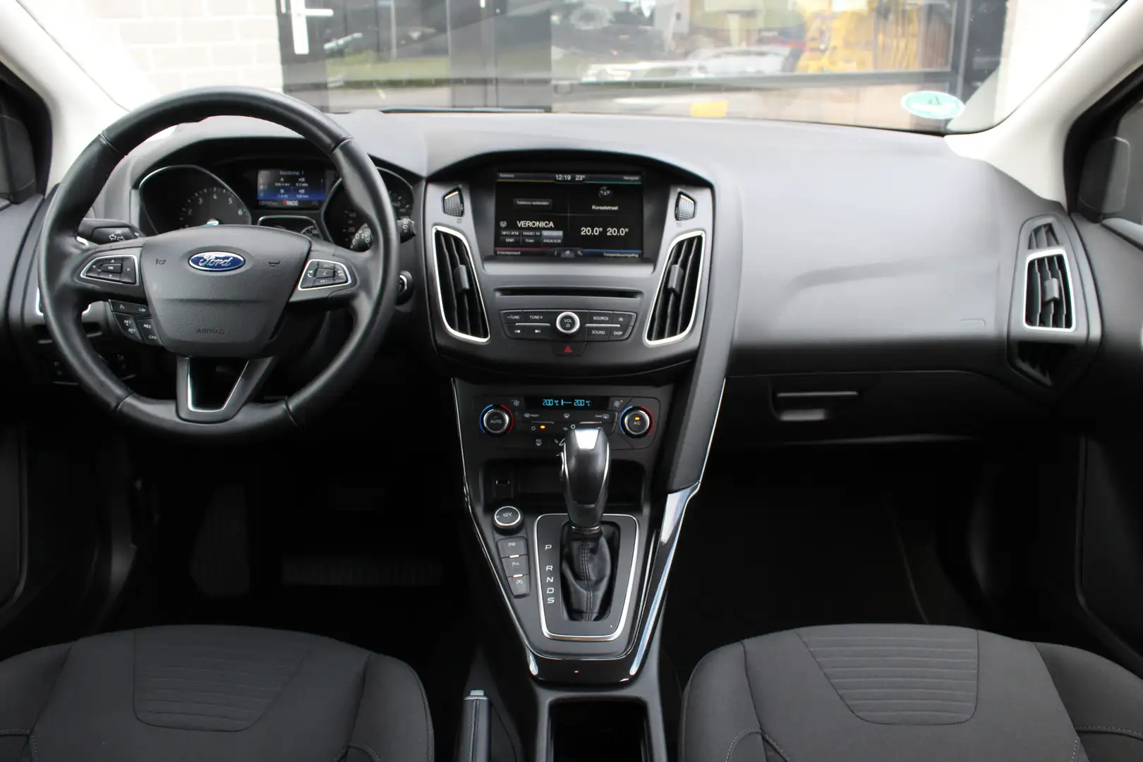 Ford Focus 1.5 Titanium Edition / Navigatie / PDC / Trekhaak Bleu - 2