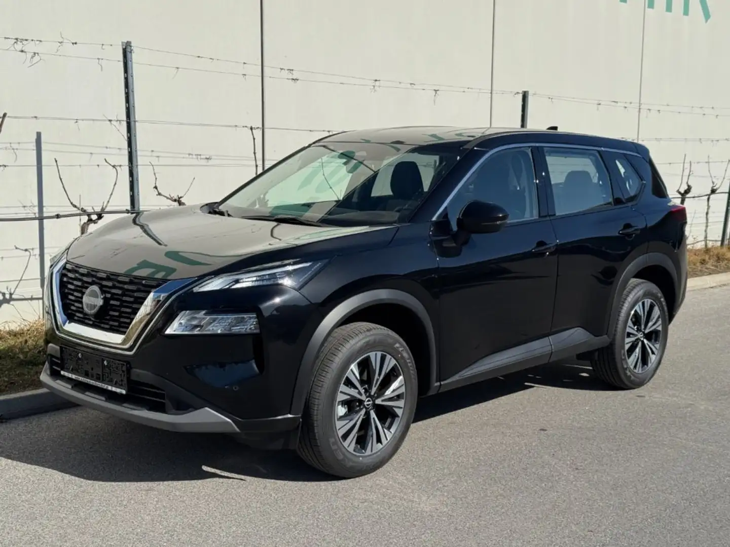 Nissan X-Trail 163PS Xtronic Acenta 7S Schwarz - 1