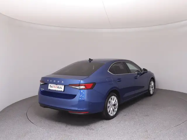 Skoda Superb view 4