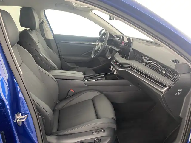 Skoda Superb view 10