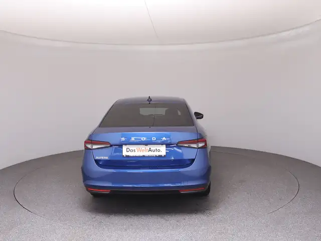 Skoda Superb view 6