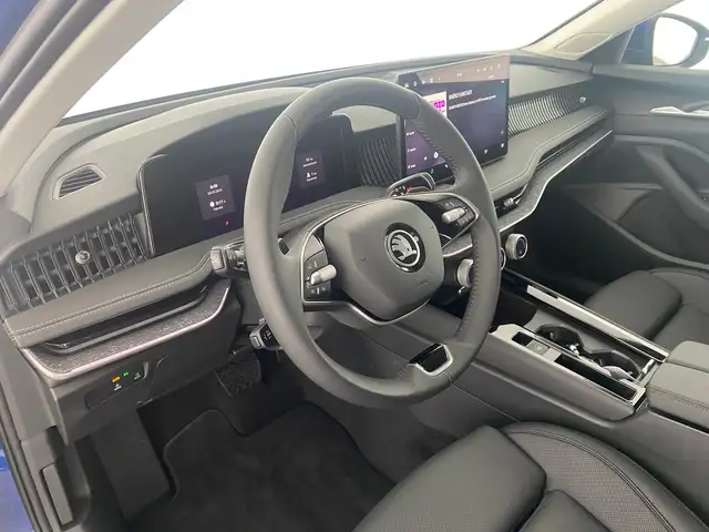 Skoda Superb view 8