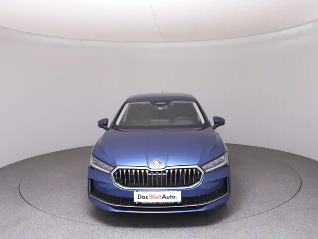 Skoda Superb view 3