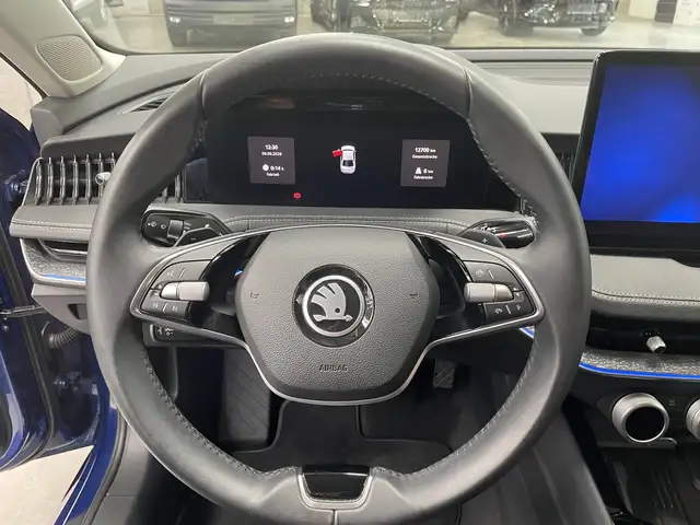 Skoda Superb view 12