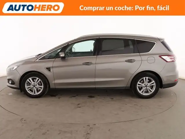 Ford S-Max view 3