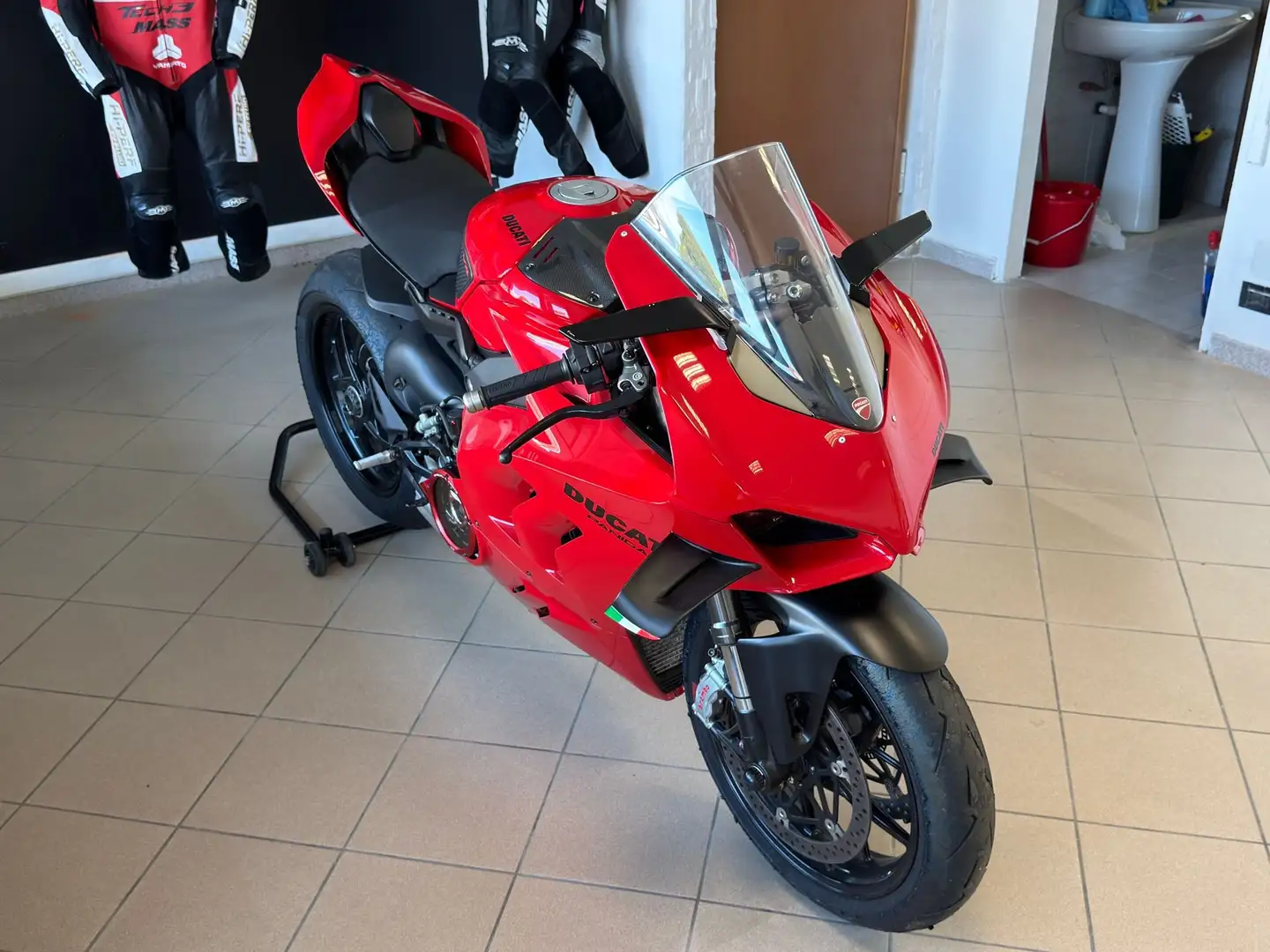Ducati Panigale V4 Rosso - 1