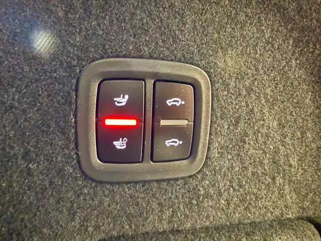 Porsche Cayenne view 11