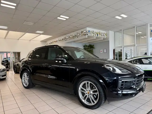 Porsche Cayenne main image