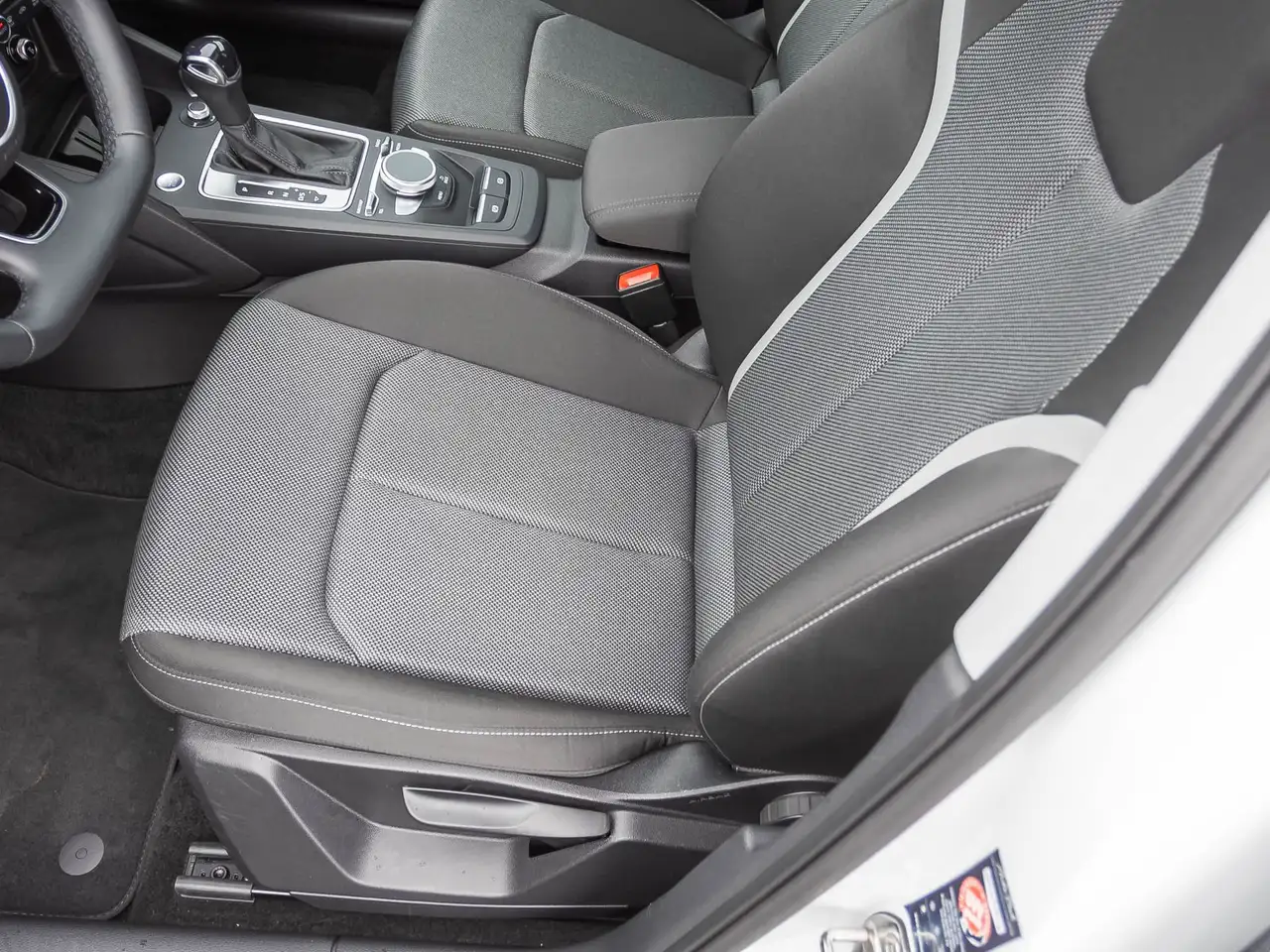 Audi Q2 S line 35TFSI Stronic Navi LED Panorama GRA, миниатюра 14