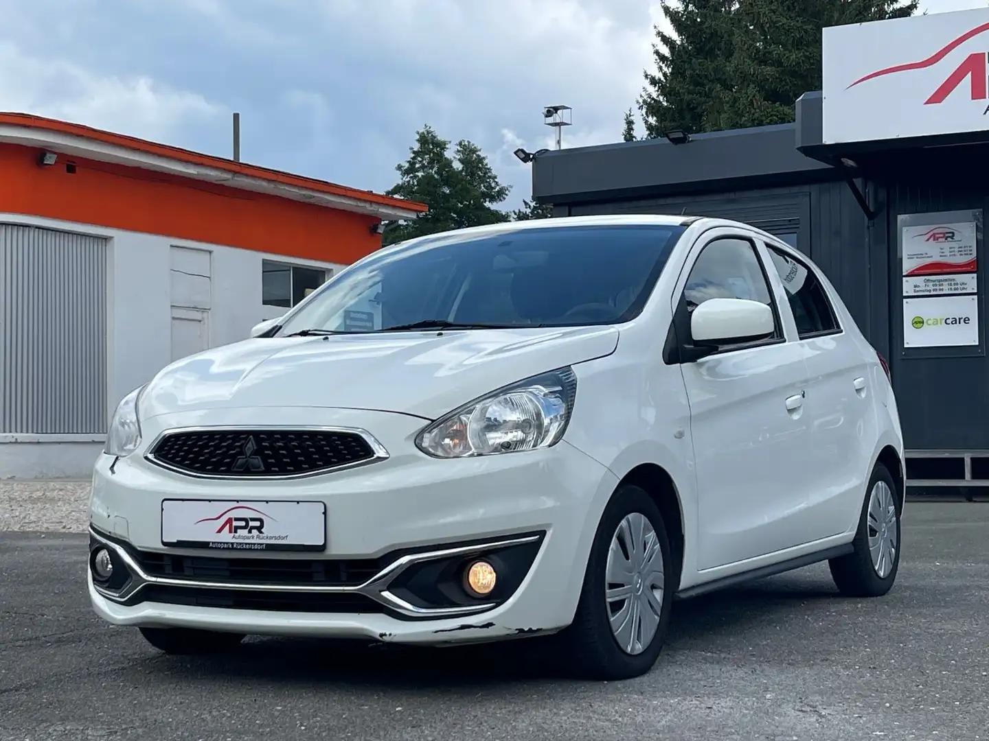 Mitsubishi Space Star 1.0 Basis 1. Hand Weiß - 1