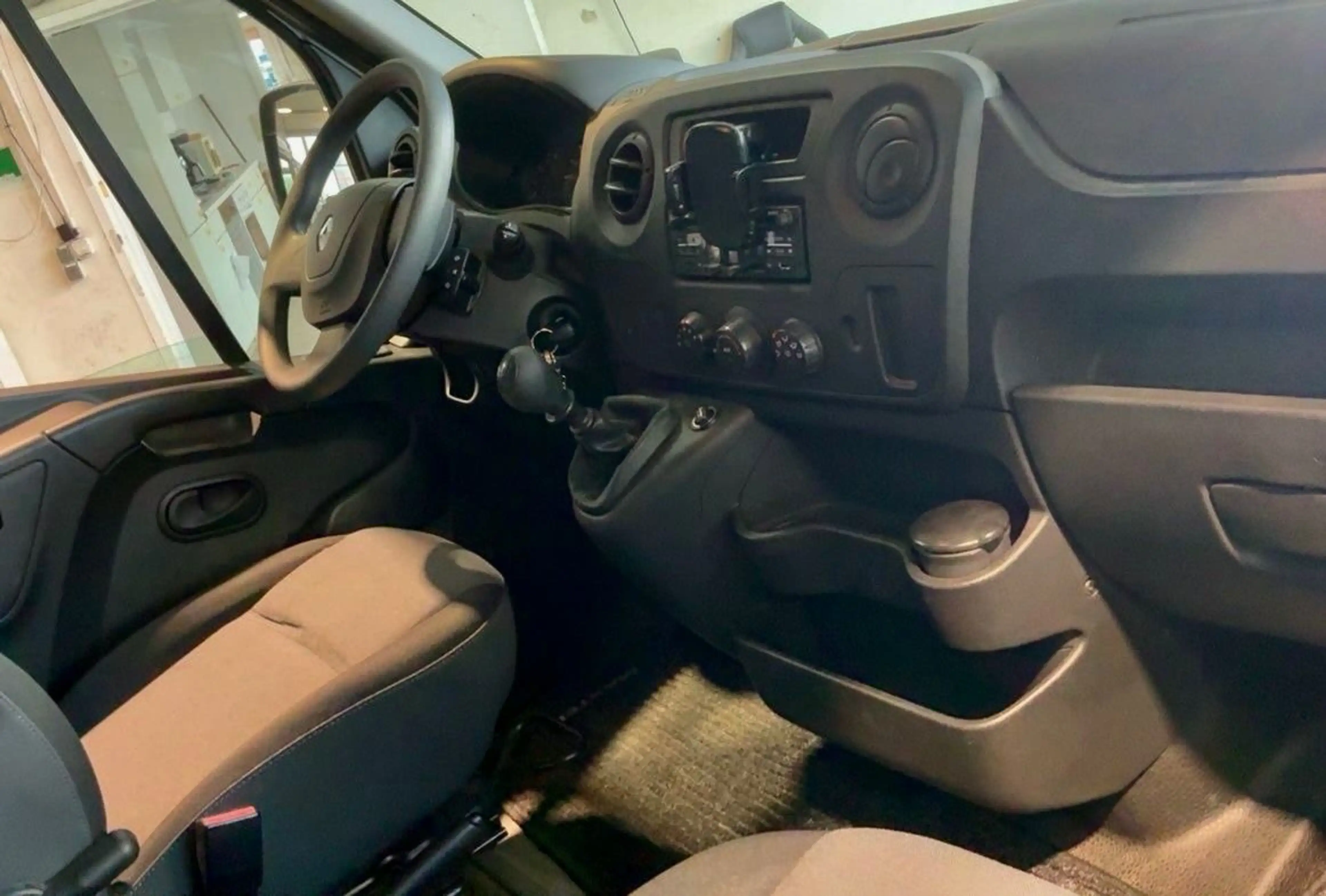 Renault Master L2H2 HKa 3,3t aus 1. HAND CAM KLIMA — photo 6