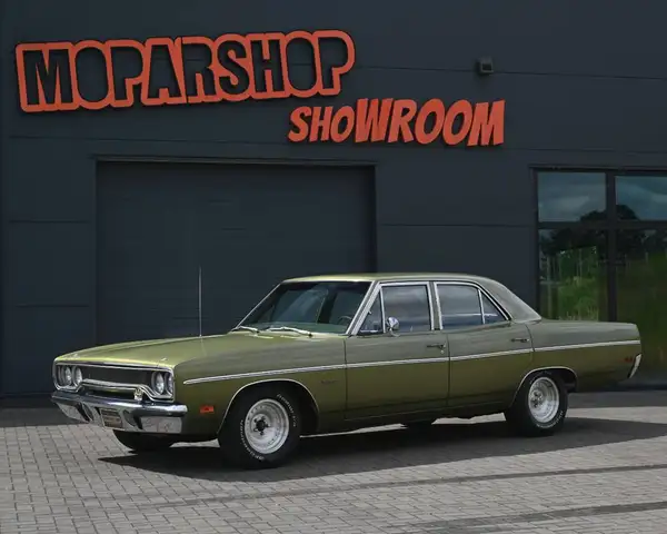 Plymouth Satellite High / 4 Door Sedan / B-Body / 318cui (5.2L)