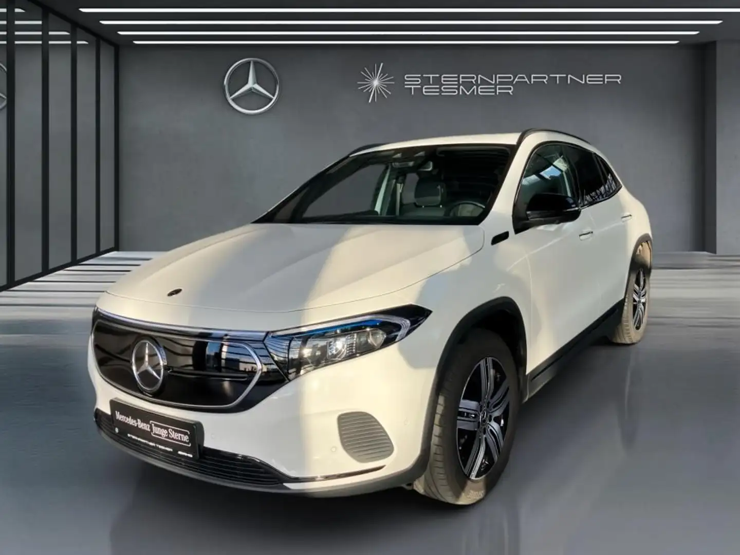 Mercedes-Benz EQA 250+ Night+Ambiente+CarPlay+AHK+DISTRONIC Weiß - 2