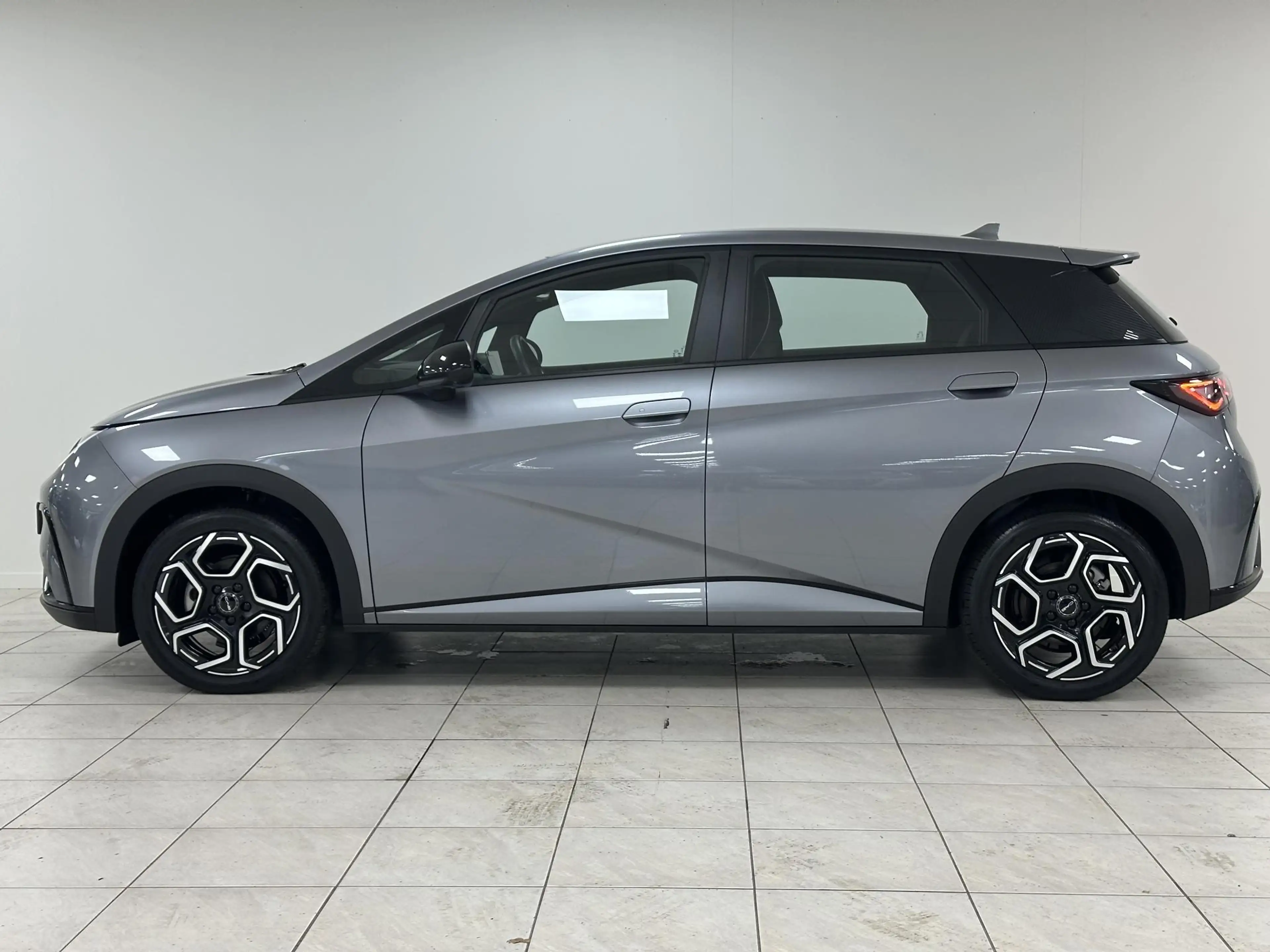 BYD Dolphin Design 60.4 kWh Demo | 360 camera | Adaptive cruis — photo 16