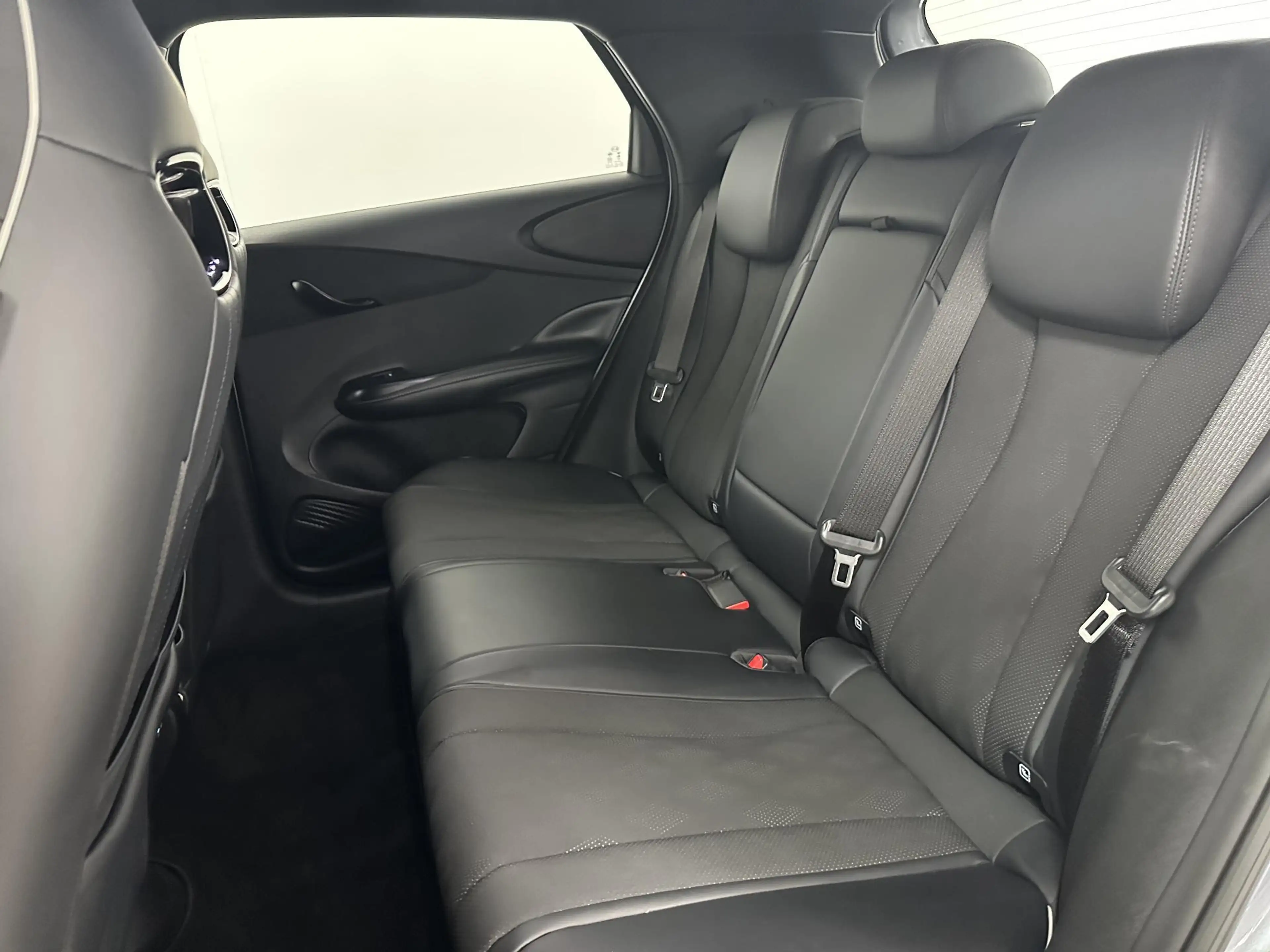 BYD Dolphin Design 60.4 kWh Demo | 360 camera | Adaptive cruis — photo 8
