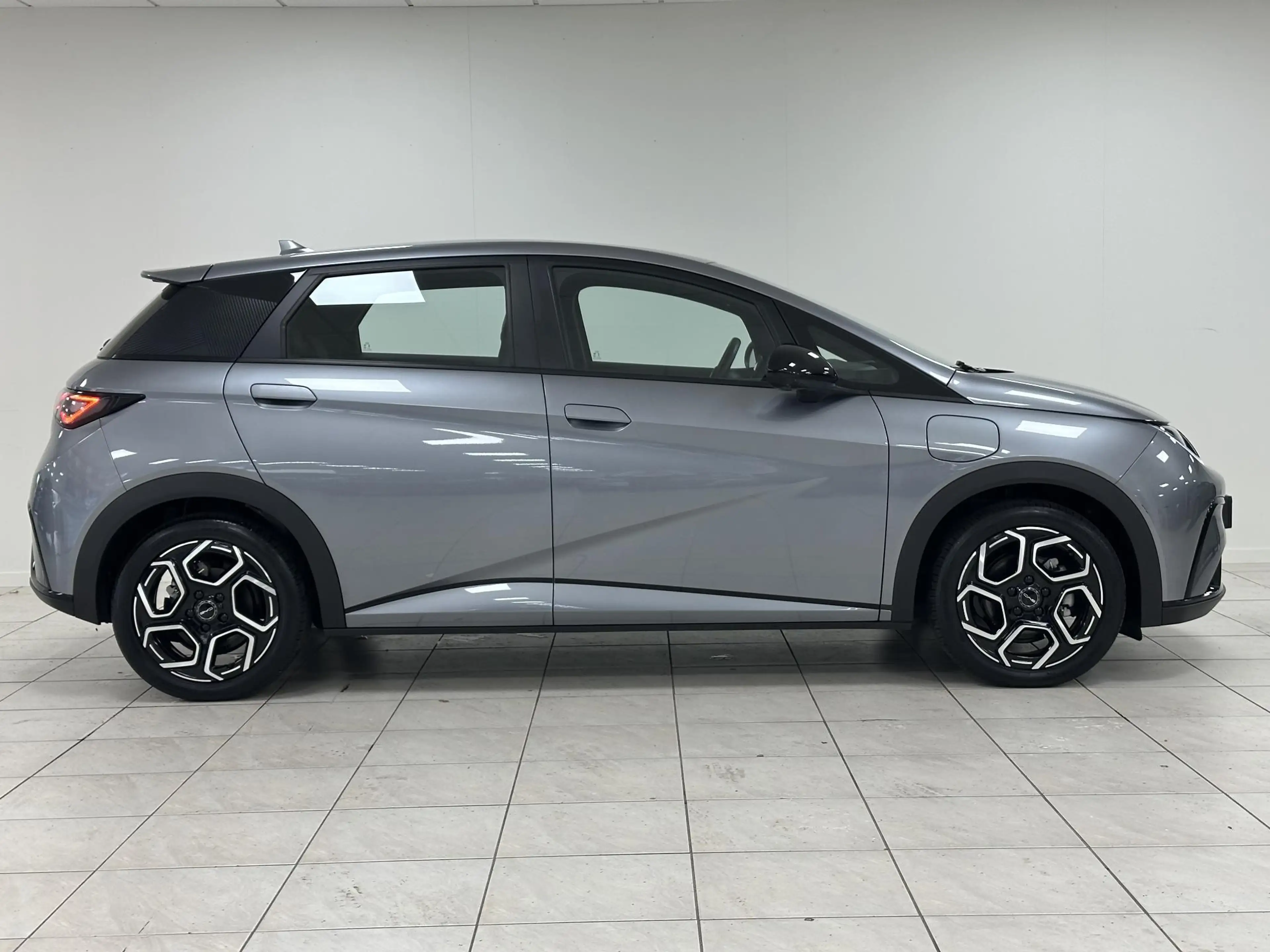 BYD Dolphin Design 60.4 kWh Demo | 360 camera | Adaptive cruis — photo 17