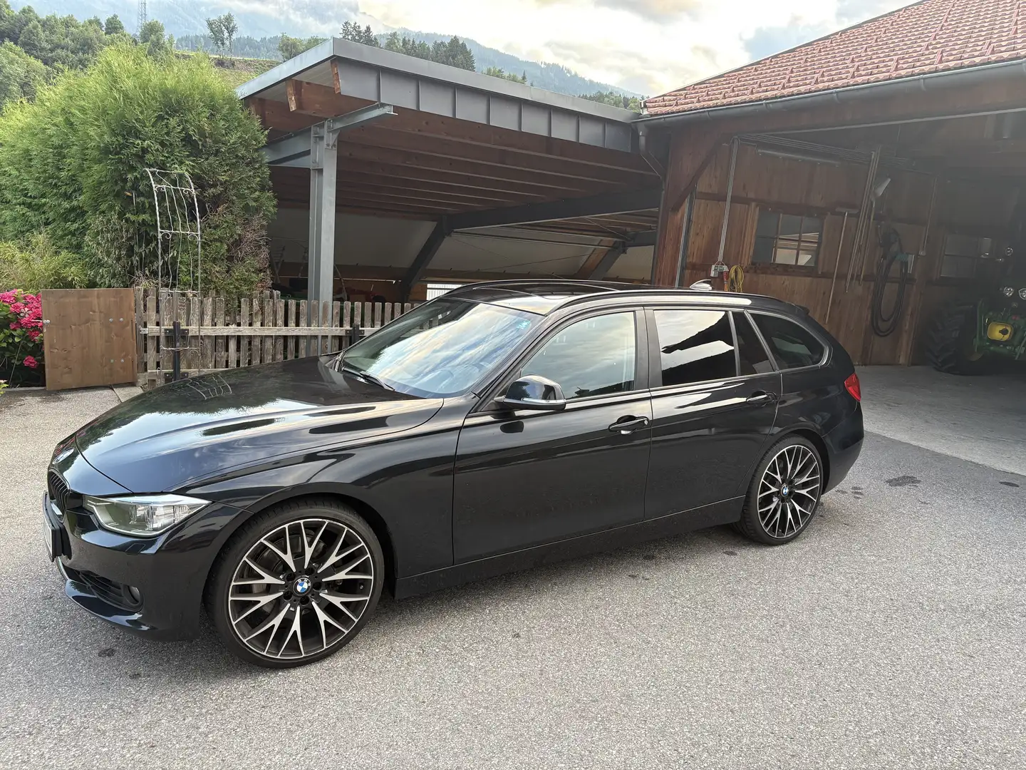 BMW 330 330d Touring Österreich-Paket Aut. - 1
