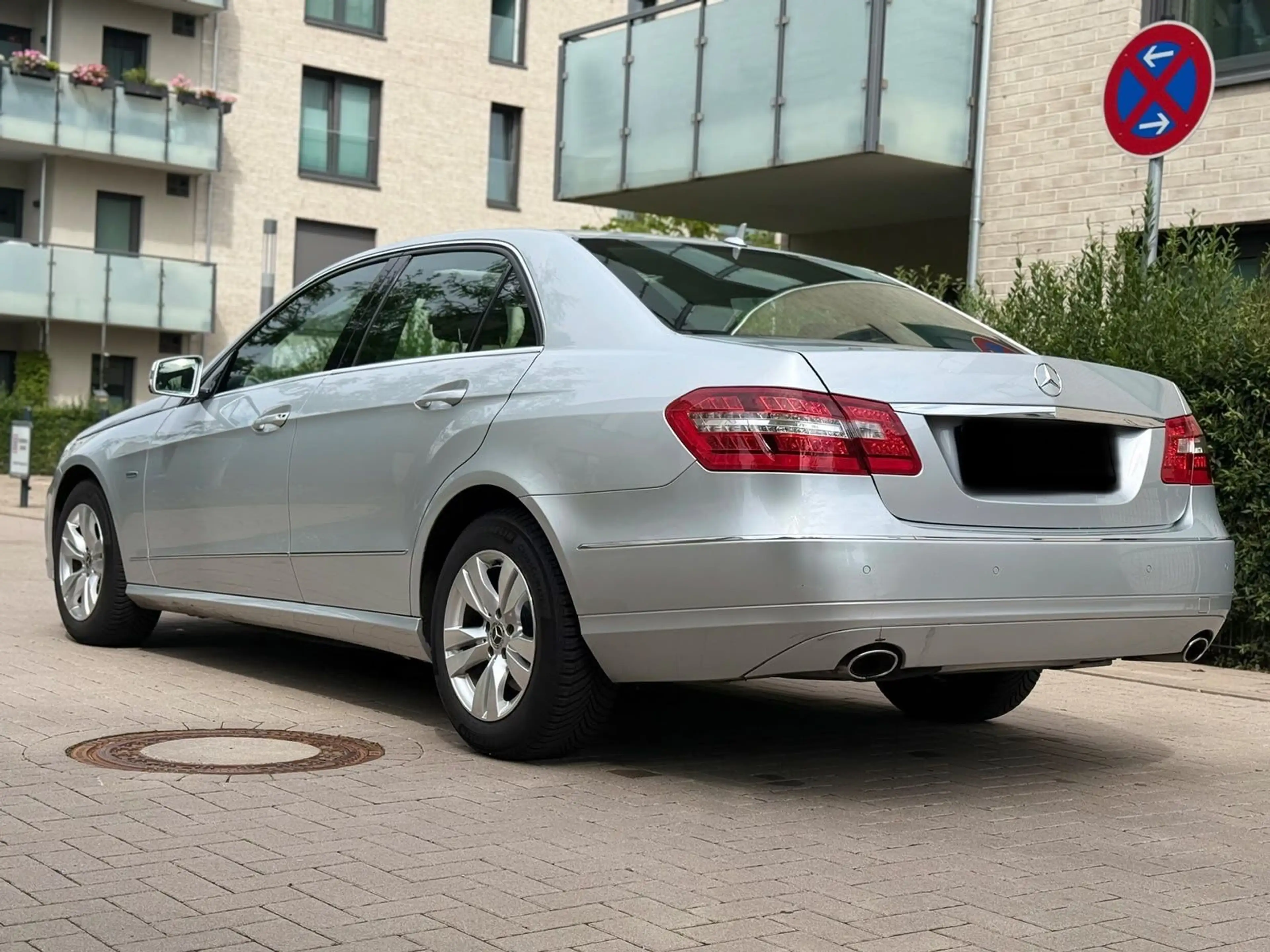 Mercedes-Benz E 350 E Limousine E 350 CGI BlueEfficiency — photo 6