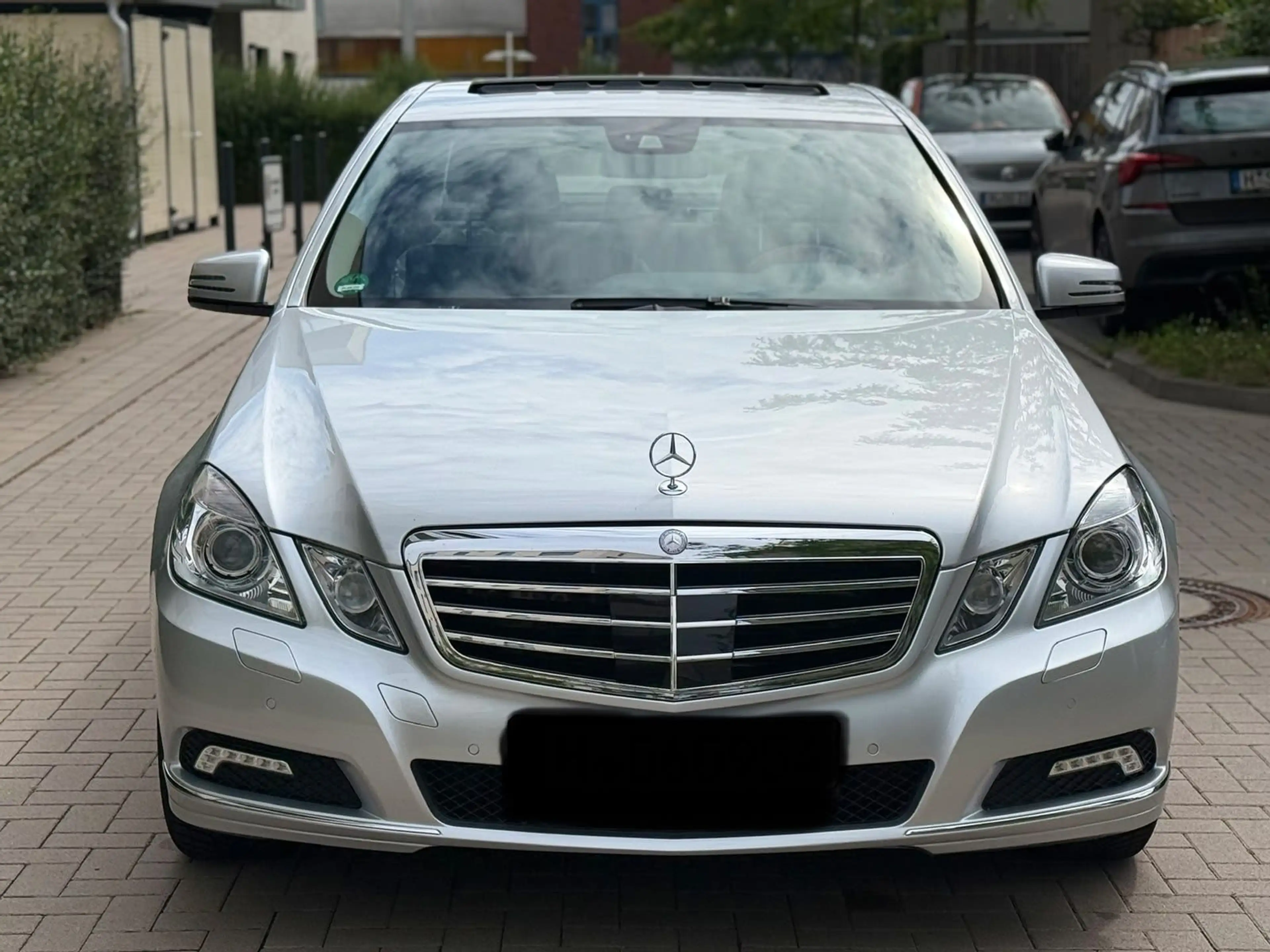 Mercedes-Benz E 350 E Limousine E 350 CGI BlueEfficiency — photo 2