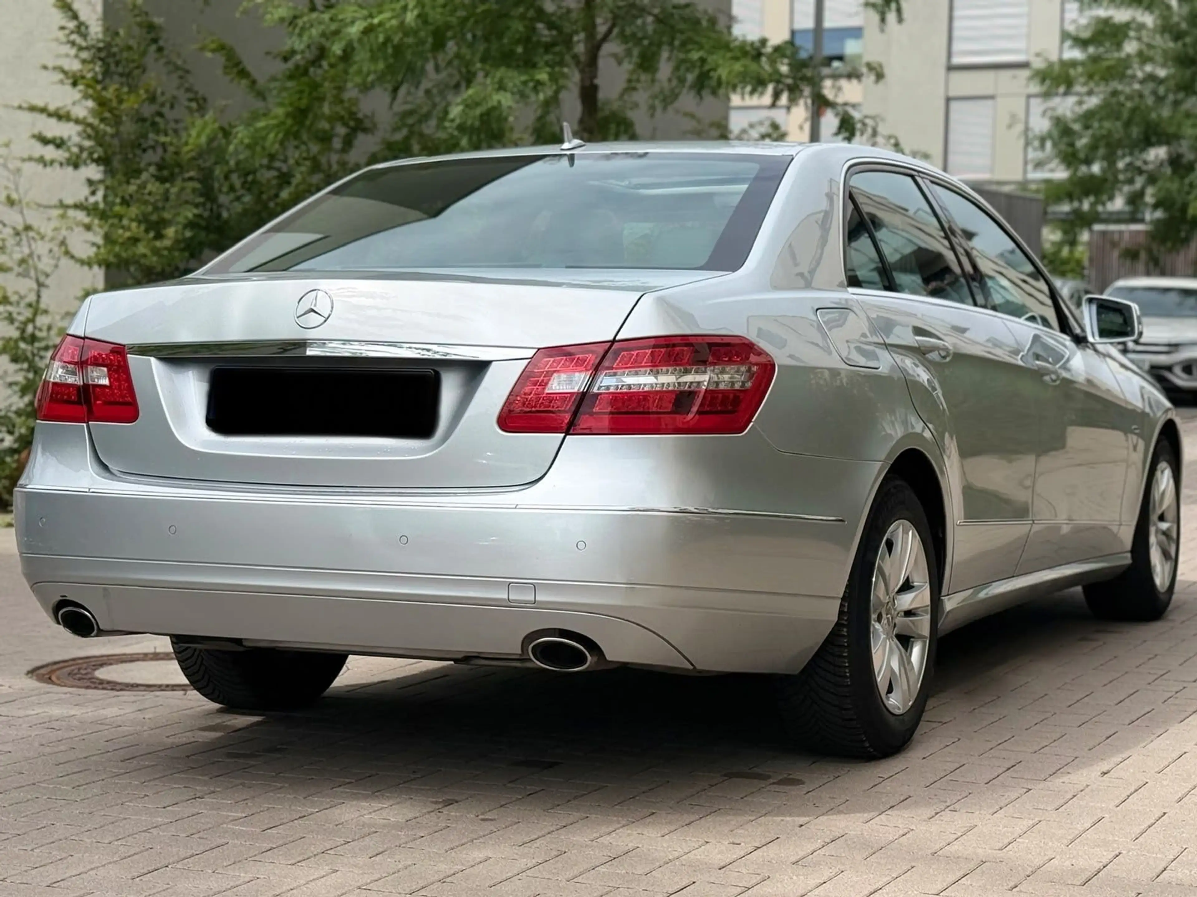 Mercedes-Benz E 350 E Limousine E 350 CGI BlueEfficiency — photo 8