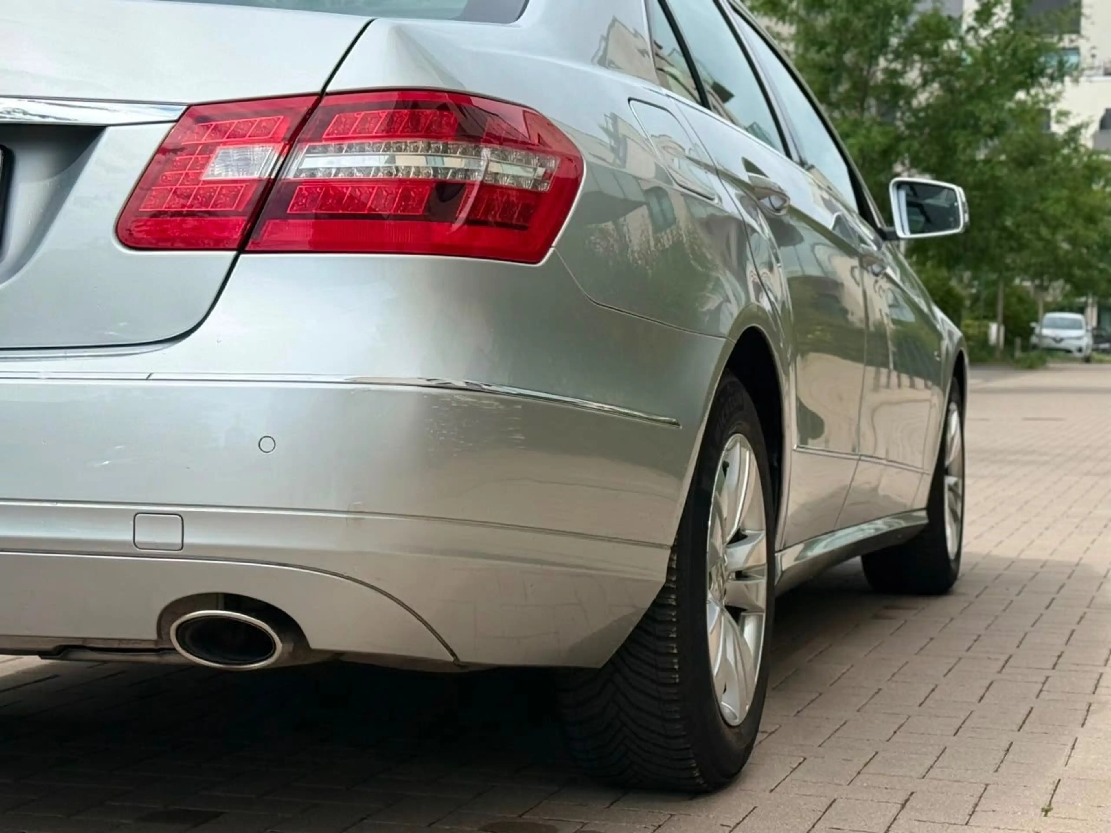 Mercedes-Benz E 350 E Limousine E 350 CGI BlueEfficiency — photo 10
