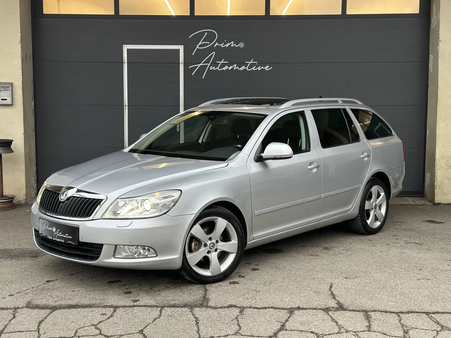 Skoda Octavia 4X4 2,0TDI DSG Elegance AHK* Xenon* ab €129,-* Grau - 2
