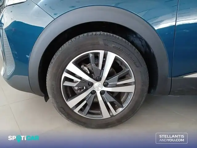 Peugeot 3008 view 11
