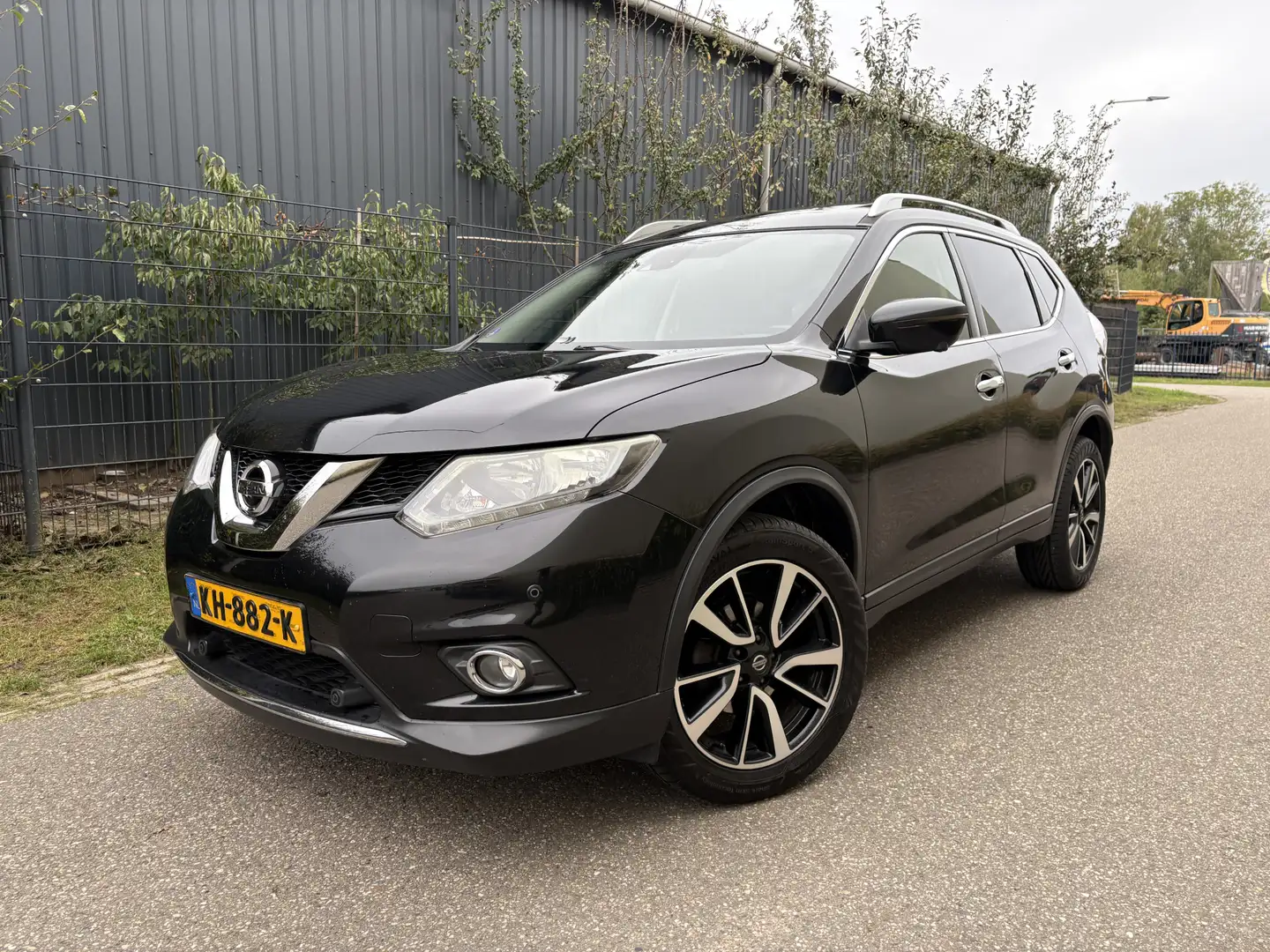 Nissan X-Trail 1.6 DIG-T N-Connecta / NAVI / CRUISE / PANORAMADAK Zwart - 1