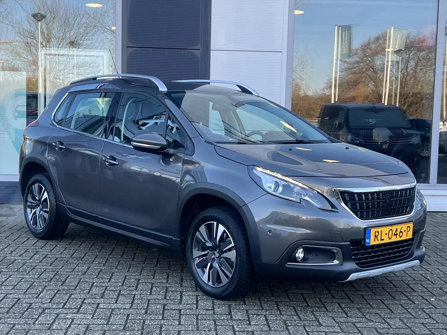Peugeot 2008 1.2 PureTech 110pk EAT Allure | Cruise Control | N Grau - 2