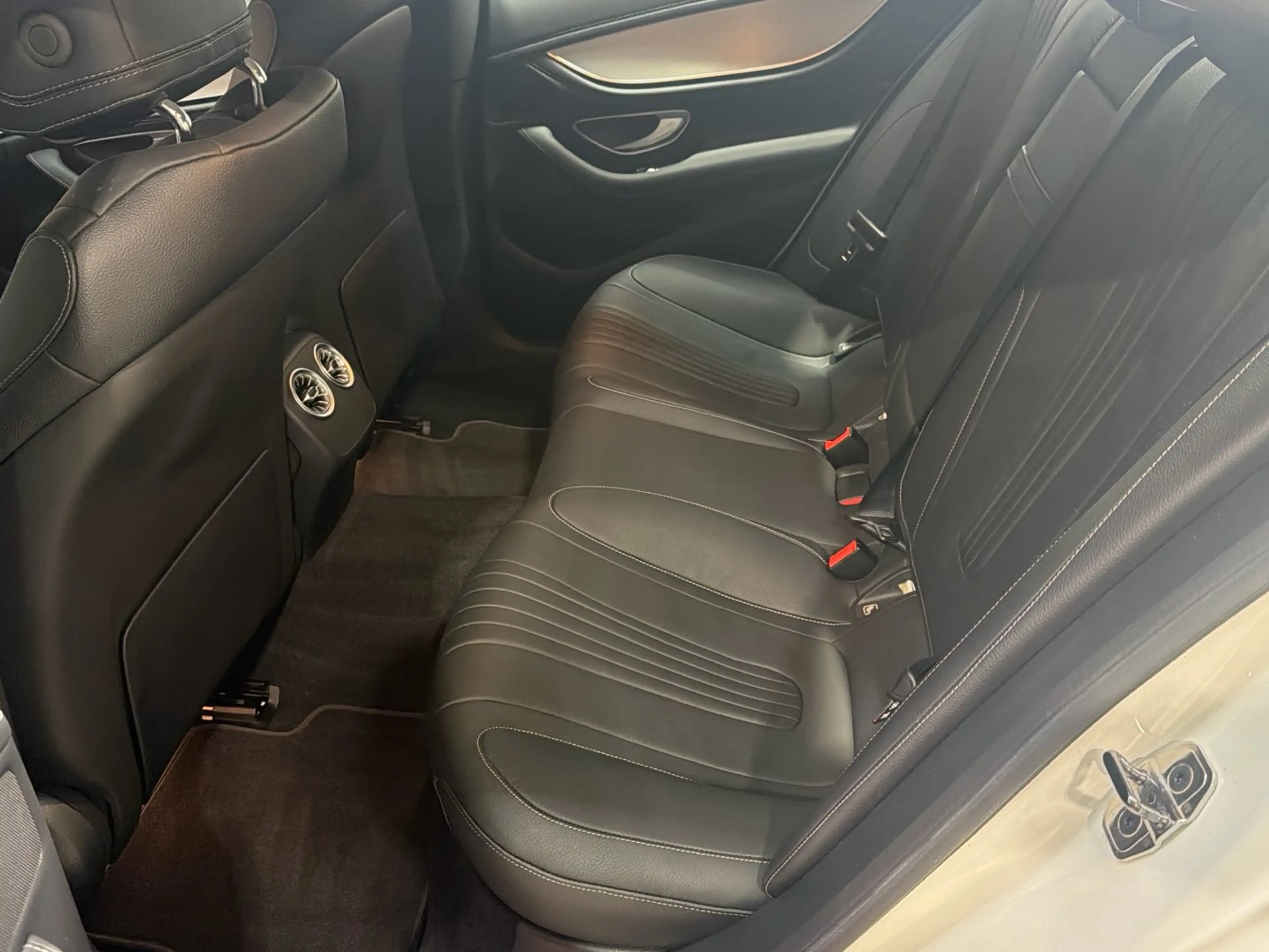 Mercedes-Benz CLS 220 d Avantgarde Standhzg. 360°-K. Distronic — photo 15