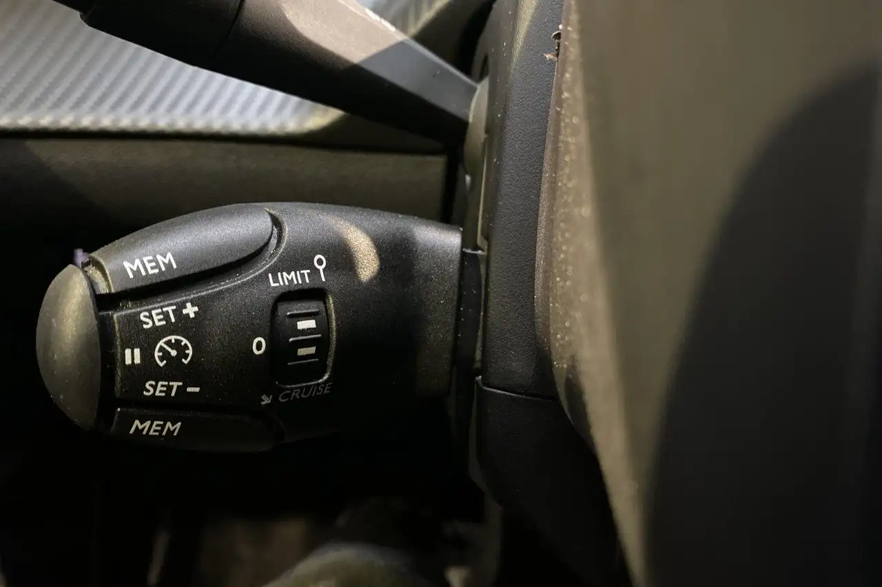 Peugeot 2008 Allure CARPLAY PDC, миниатюра 24