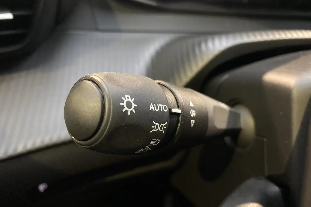 Peugeot 2008 Allure CARPLAY PDC, миниатюра 23
