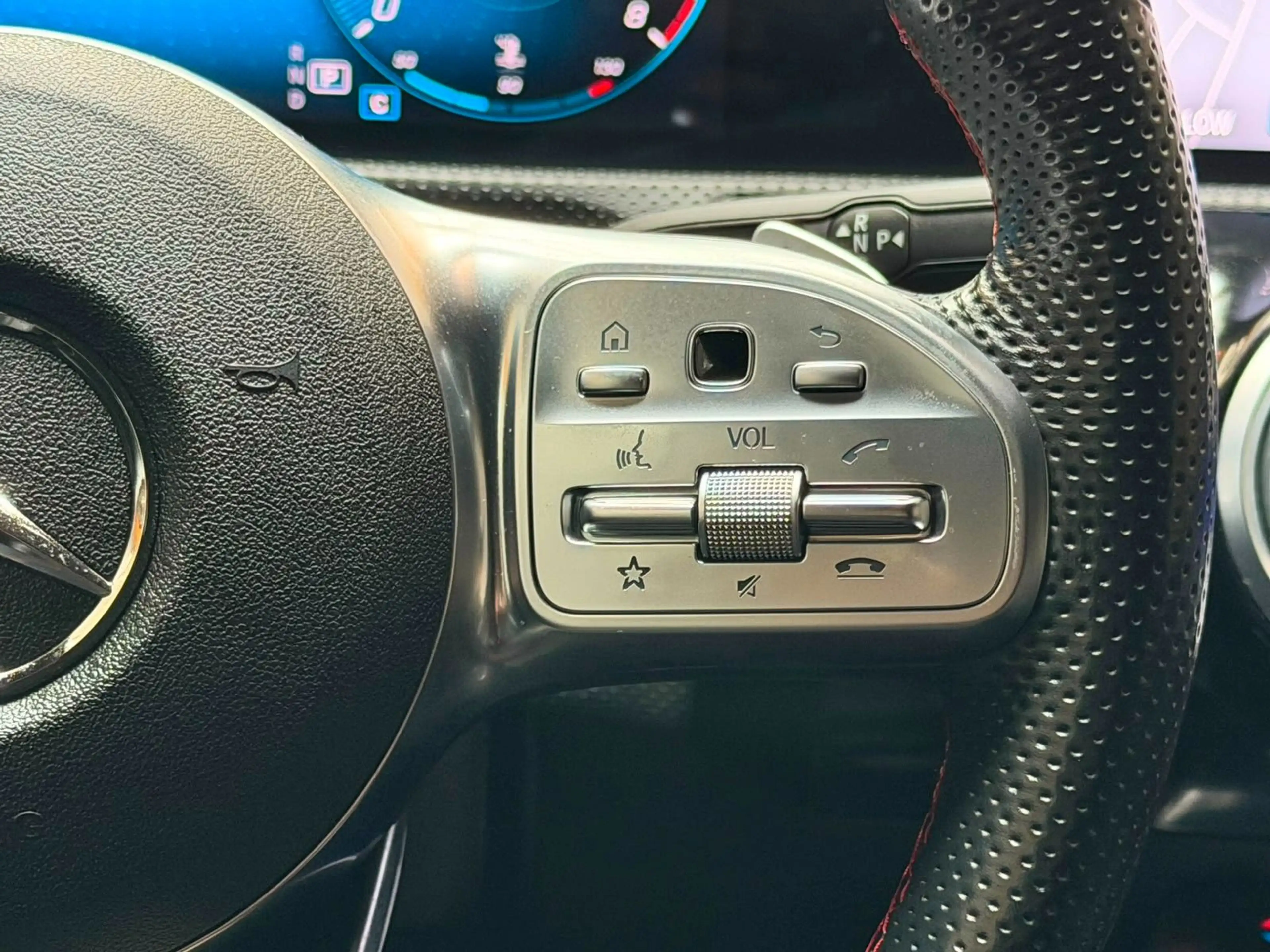 Mercedes-Benz A 200 A200 AMG-Line|MwSt.|LED|PDC|SHZ|Klima|Ambiente — photo 15