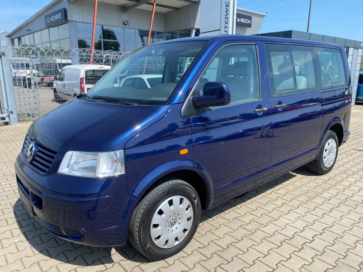Volkswagen T5 Transporter Bus Shuttle Azul - 2