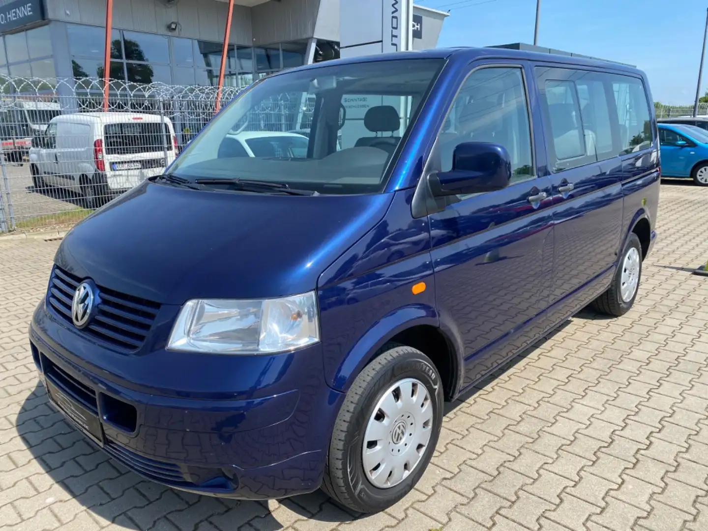 Volkswagen T5 Transporter Bus Shuttle Azul - 1