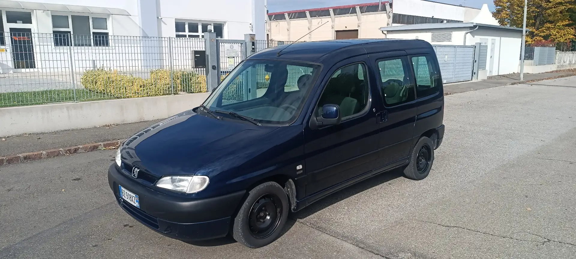 Peugeot Ranch 2.0 hdi Quiksilver 5p - 2