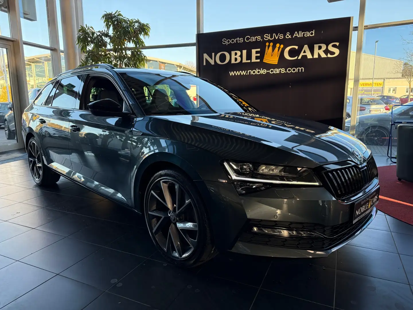 Skoda Superb Combi Sportline 4x4 AHK StHz ACC Grau - 1