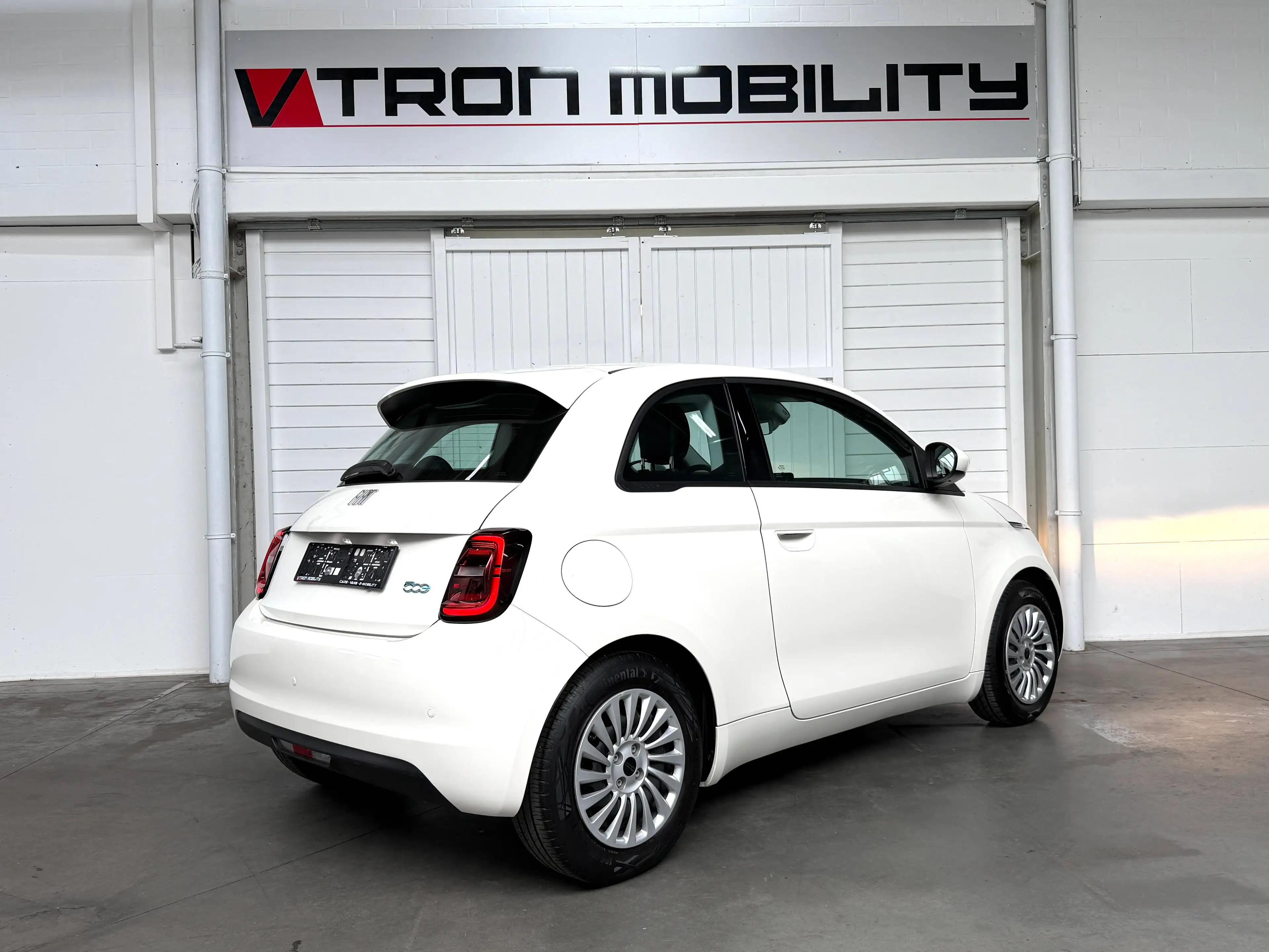 Fiat 500e 42kWh SOH93% DAB*CARPLAY/Android-Auto*NAVI*CC*PDC*Lane-ASS*AAC — photo 4