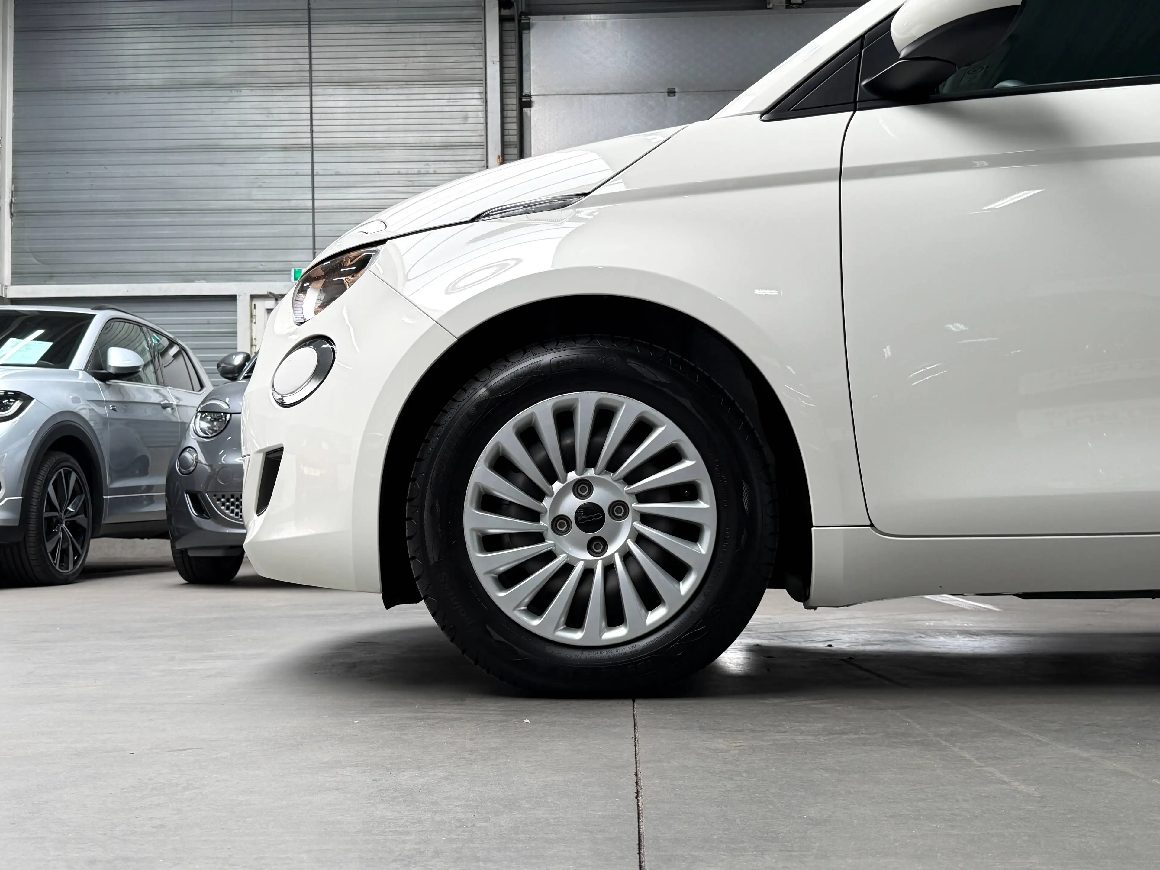 Fiat 500e 42kWh SOH93% DAB*CARPLAY/Android-Auto*NAVI*CC*PDC*Lane-ASS*AAC — photo 6