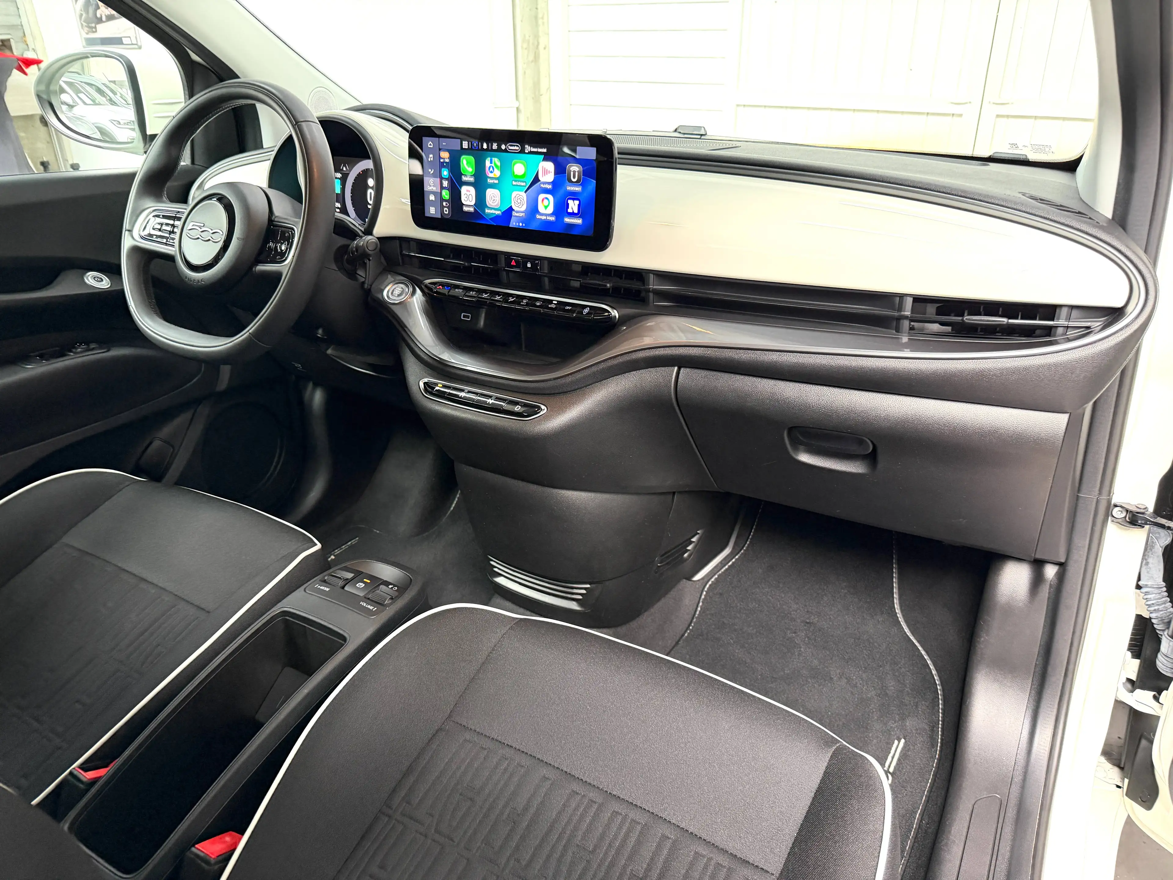 Fiat 500e 42kWh SOH93% DAB*CARPLAY/Android-Auto*NAVI*CC*PDC*Lane-ASS*AAC — photo 13