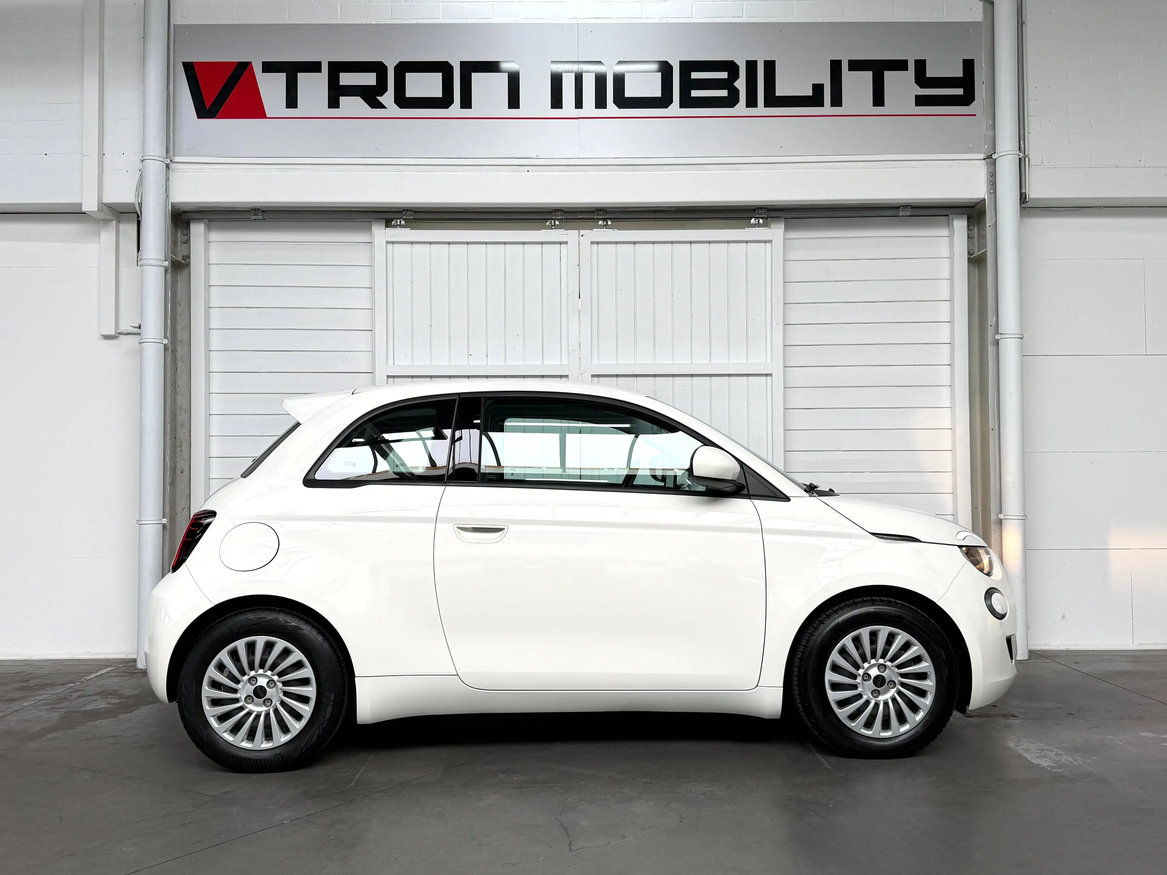 Fiat 500e 42kWh SOH93% DAB*CARPLAY/Android-Auto*NAVI*CC*PDC*Lane-ASS*AAC — photo 3