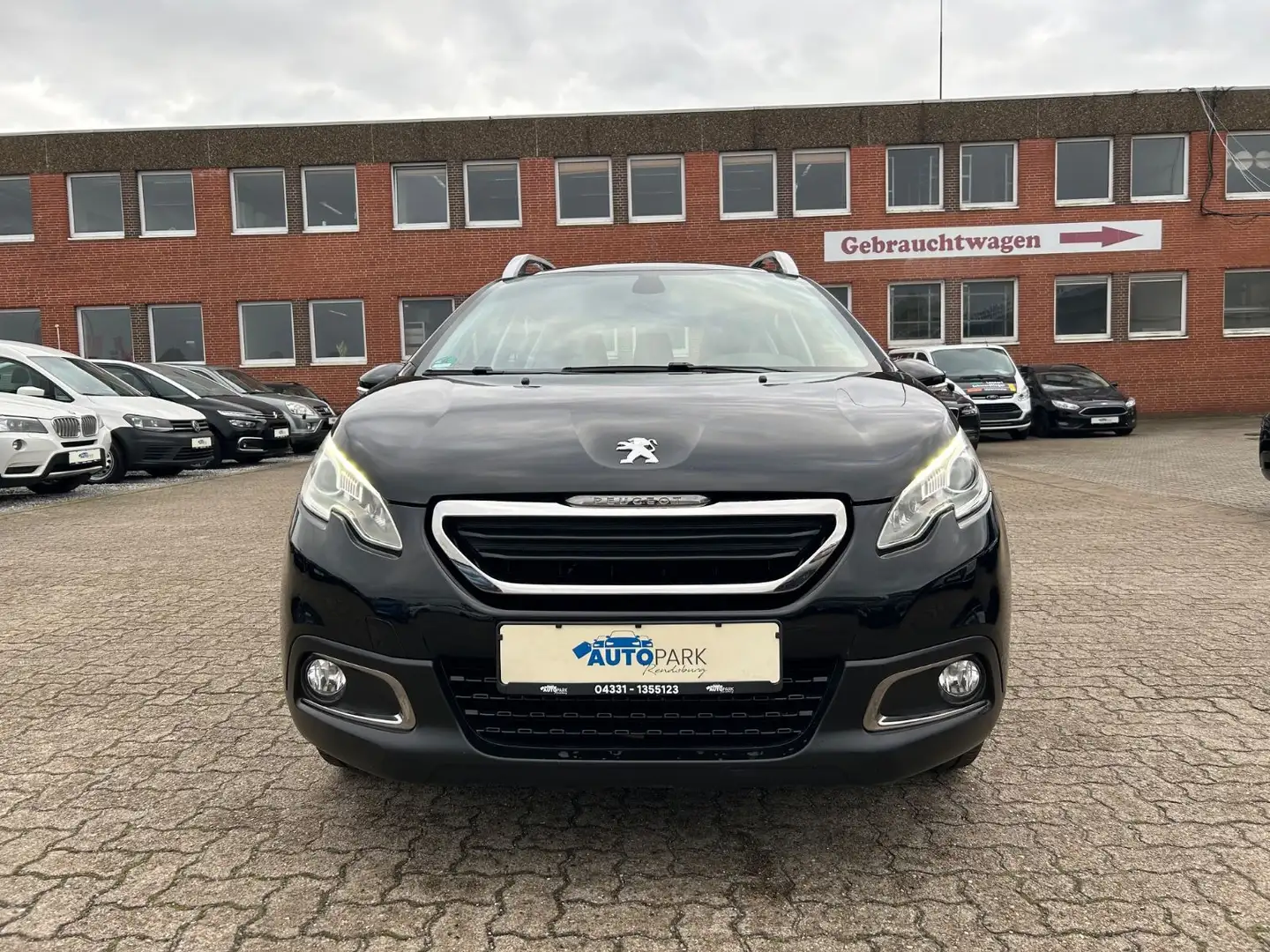 Peugeot 2008 Active Schwarz - 2