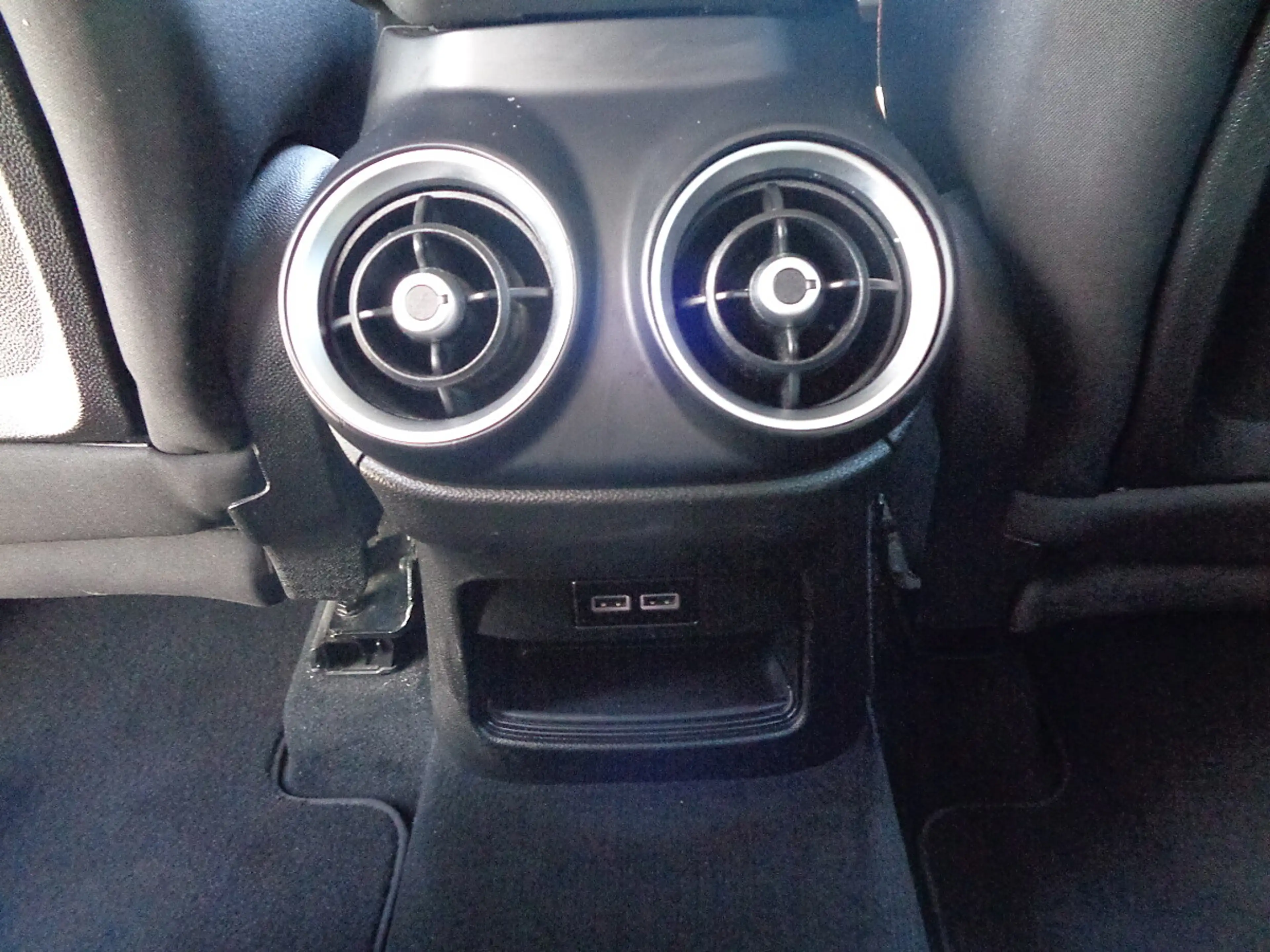 Alfa Romeo Stelvio Business 2,2 ATX AWD - XENON - NAVI - AHK ABNEH... — photo 15