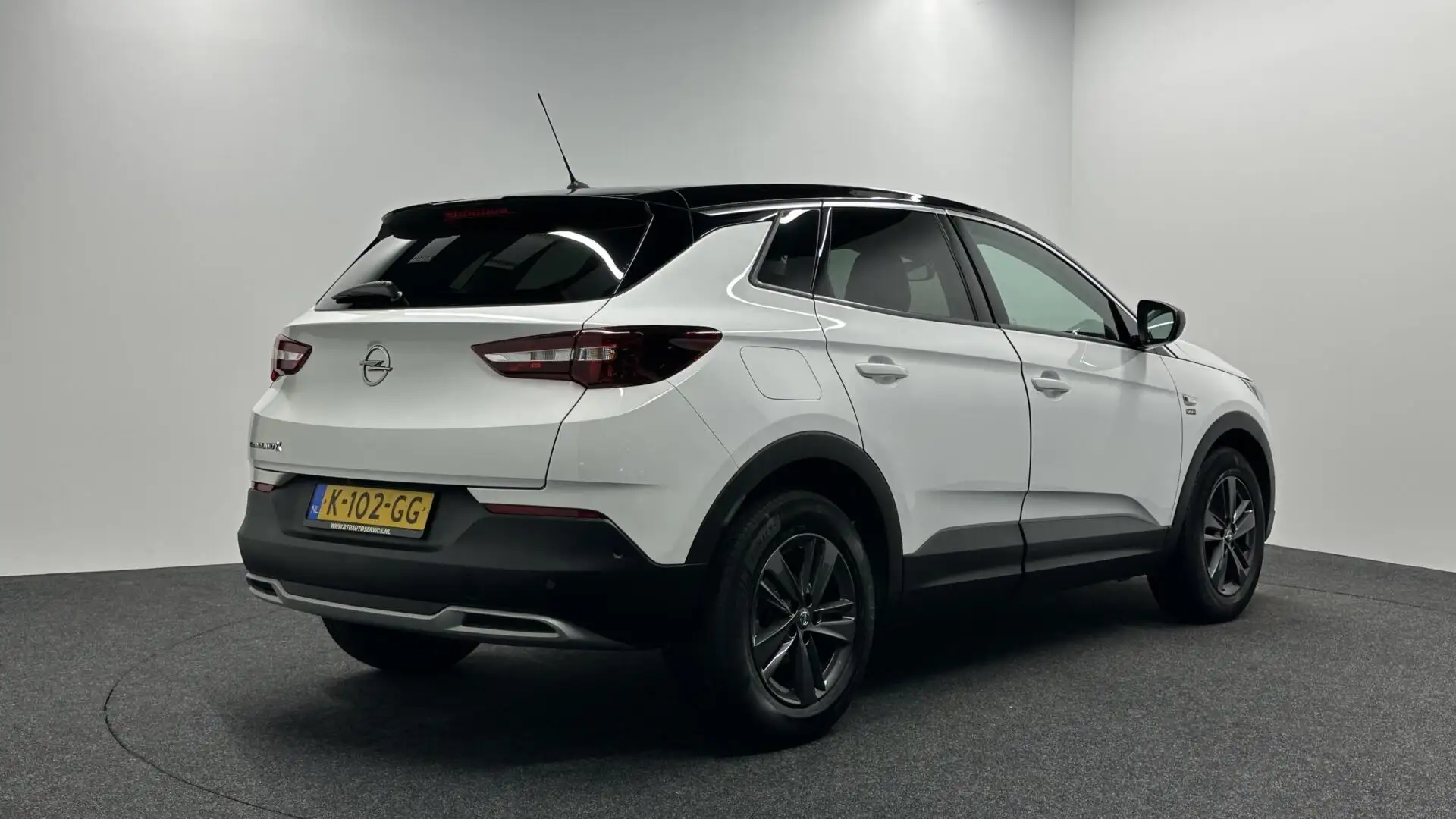 Opel Grandland X 1.2 Turbo Edition CAMERA NAVI ECC CARPLAY CRUISE. Weiß - 2