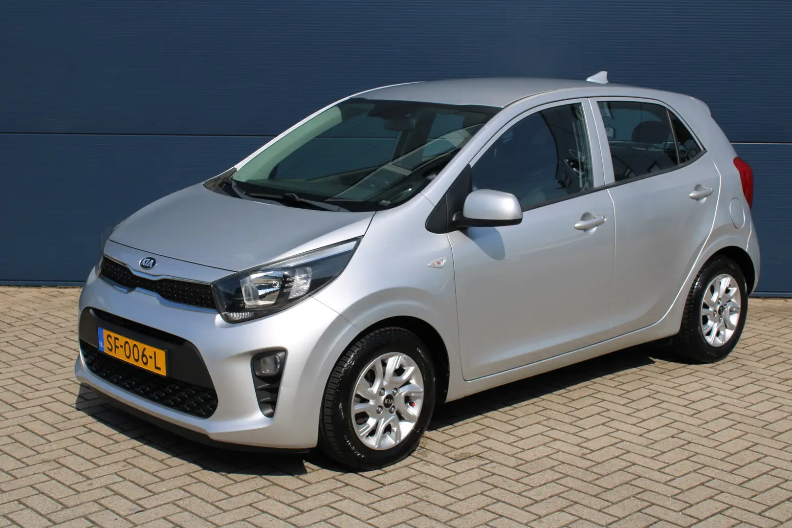 Kia Picanto 1.0 CVVT 67pk 4-zits ComfortPlusLine Navigator | N Gris - 2