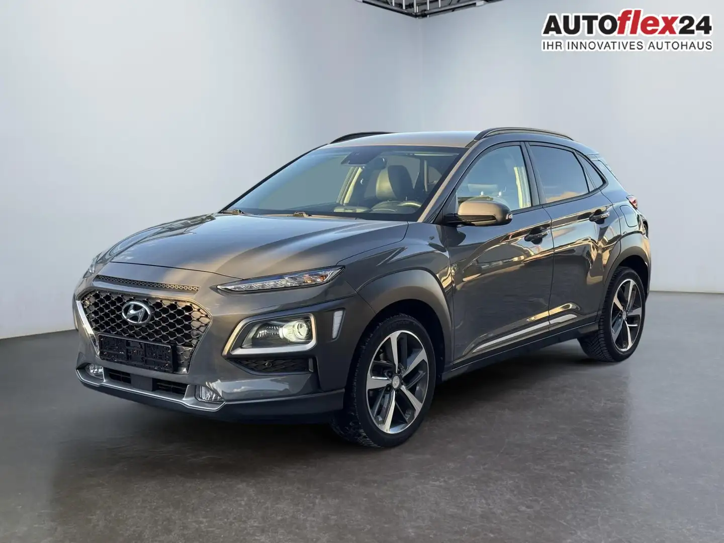 Hyundai KONA 1.0 T-GDI Premium Head-Up Klimaautomatik 2x Ein... Grau - 2