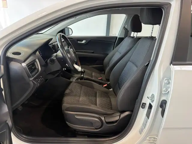 Kia Rio view 8
